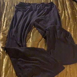 Black lightweight yoga